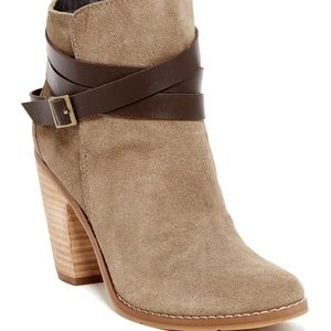 NEW sz 10  DV Dolce Vita Calia Ankle Bootie Taupe